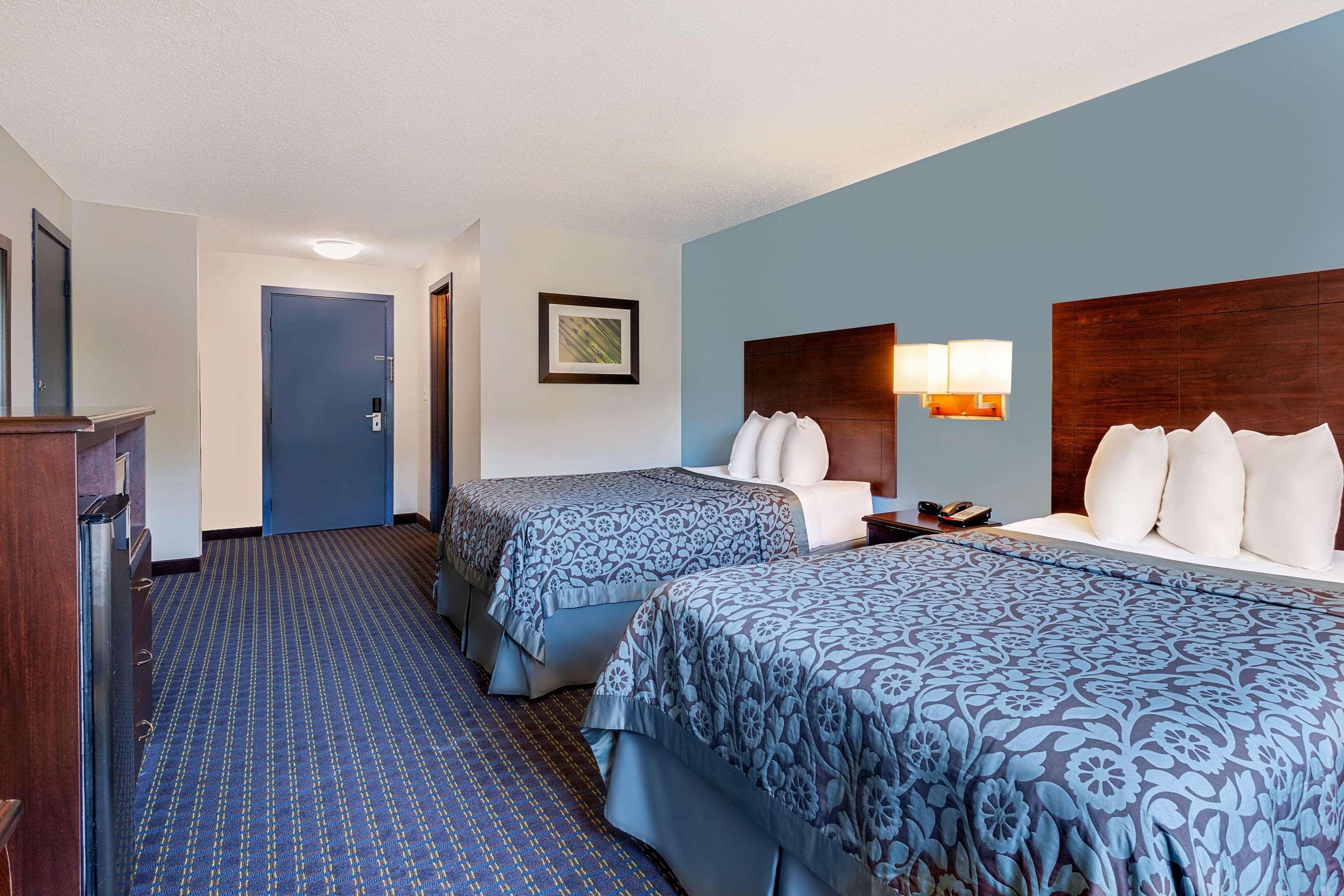 Days Inn By Wyndham Shrewsbury Worcester Exterior photo