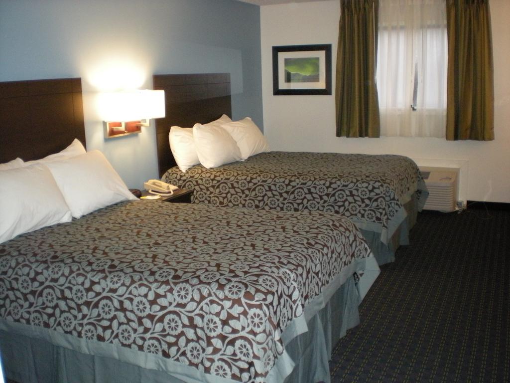 Days Inn By Wyndham Shrewsbury Worcester Room photo
